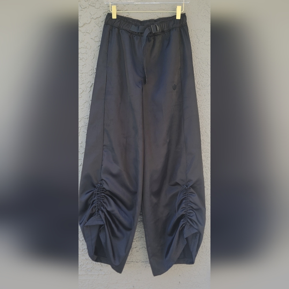 Adidas black satin streetwear loose fit wide legs grunge cargo pants size small